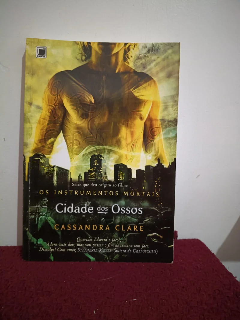 Cidade dos Ossos (Instrumentos Mortais Livro 1)
